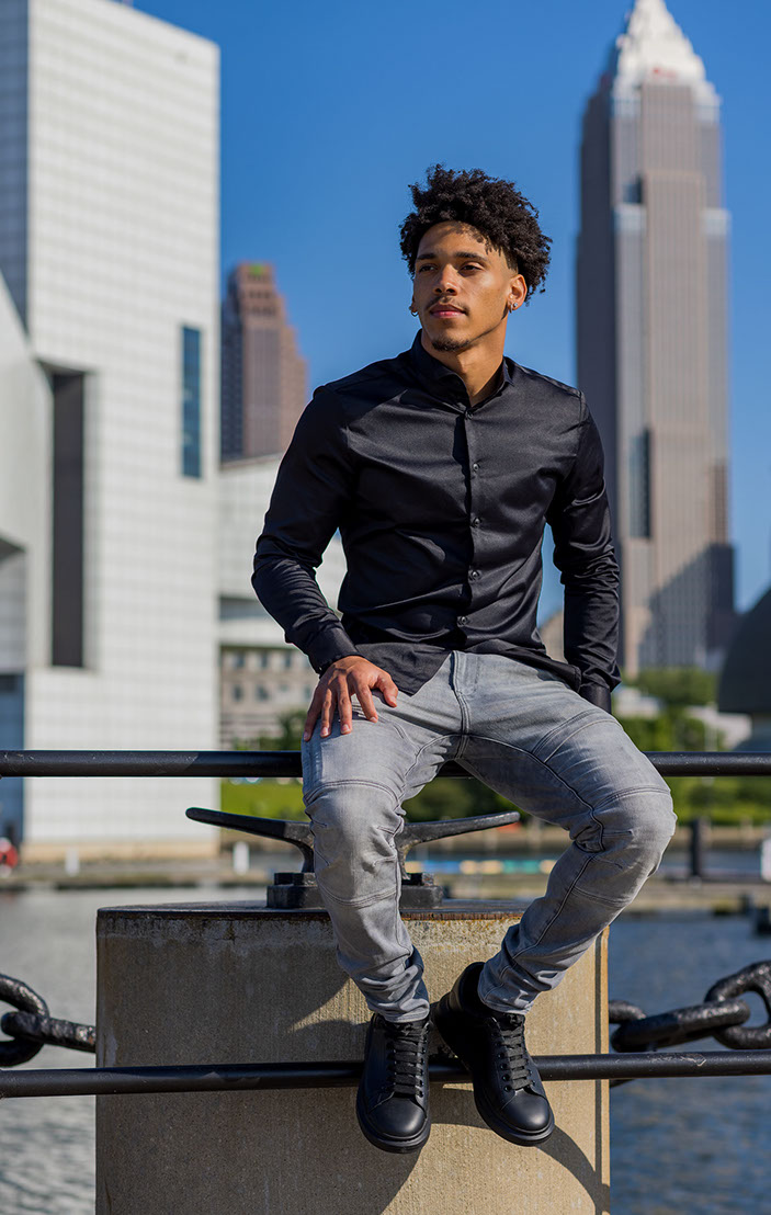 This is a photo of a model by © Lando Media